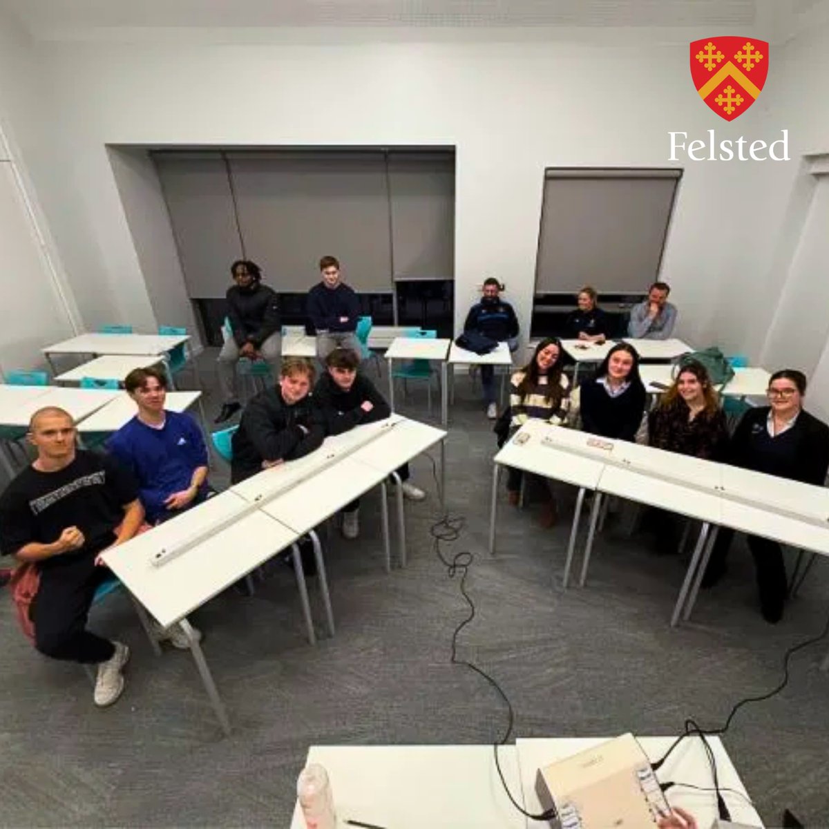 🧠✨A thrilling week of quizzing! Manor vs Gepp’s was a buzzer battle. Stocks’s led early, but Windsor’s perfects secured the victory. Garnetts vs Elwyn’s ended in a dramatic tie-breaker: Garnetts clinching the win!🧠✨ Read more: bit.ly/Felsted-Quiz-W…
#FelstedFamily
