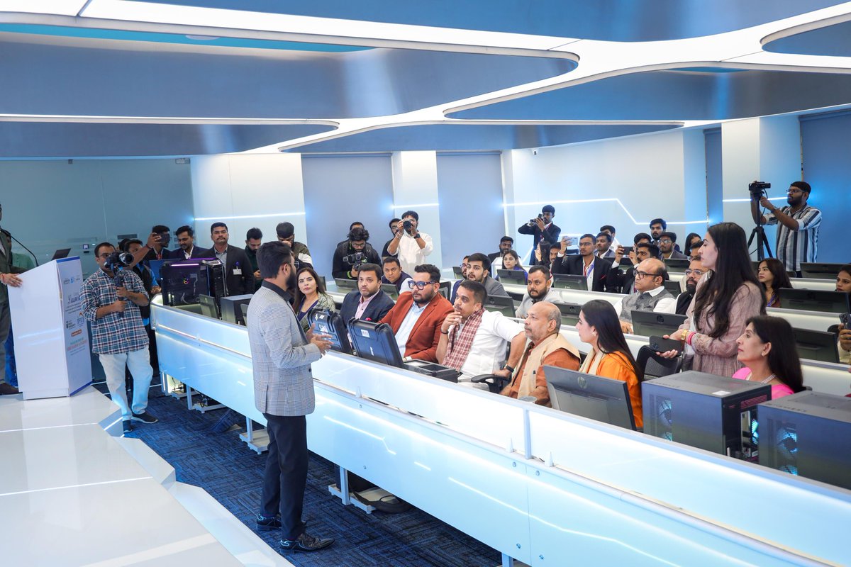 sanghaviharsh's tweet image. Attended the launch of India&apos;s 1st AI-Driven Integrated Cyber Security Command Control Center (ICSCCC) at @Indus_University in the presence of Shri @ratnakar273 ji.
A revolutionary step towards enhancing cybersecurity in partnership with DRONA.