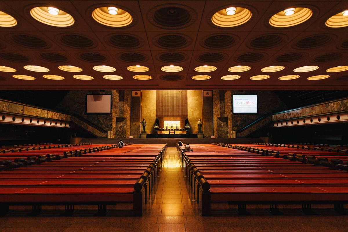 luusssso's tweet image. Blown away by the architecture of this Buddhist temple in Tokyo, Japan