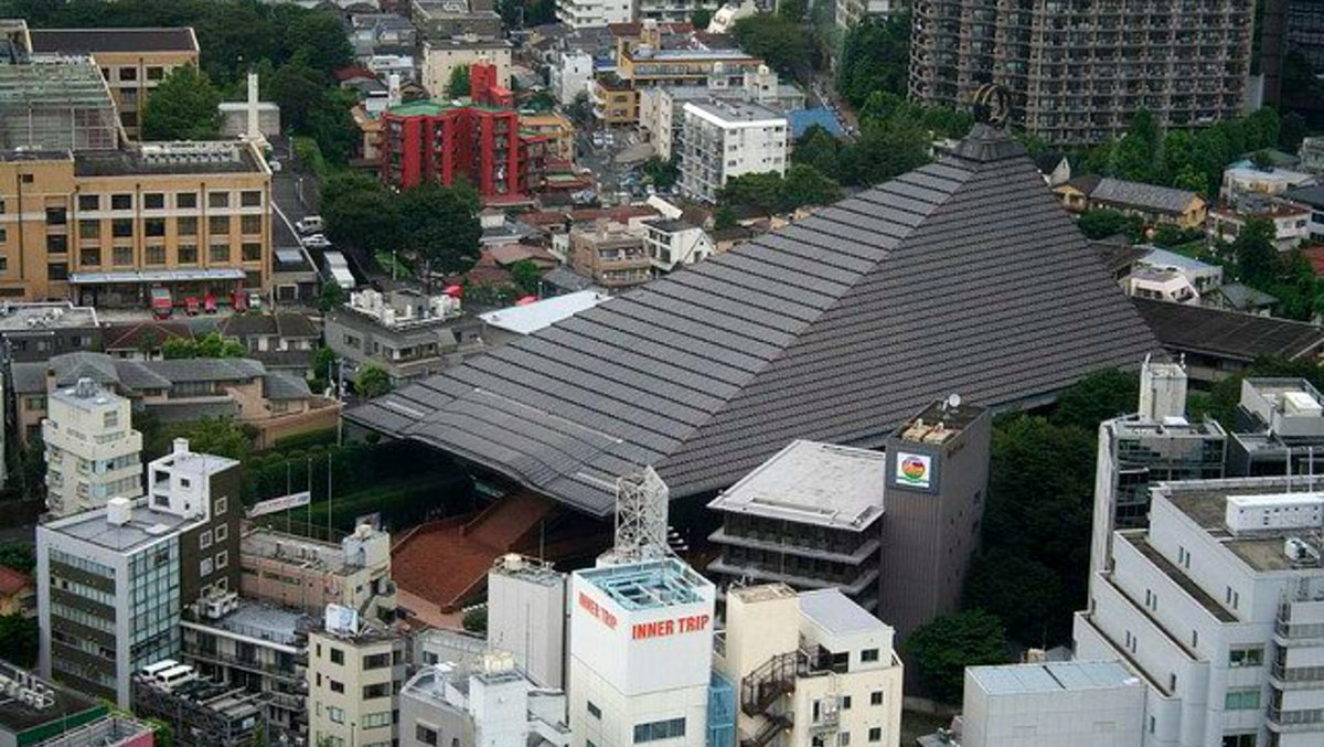 luusssso's tweet image. Blown away by the architecture of this Buddhist temple in Tokyo, Japan