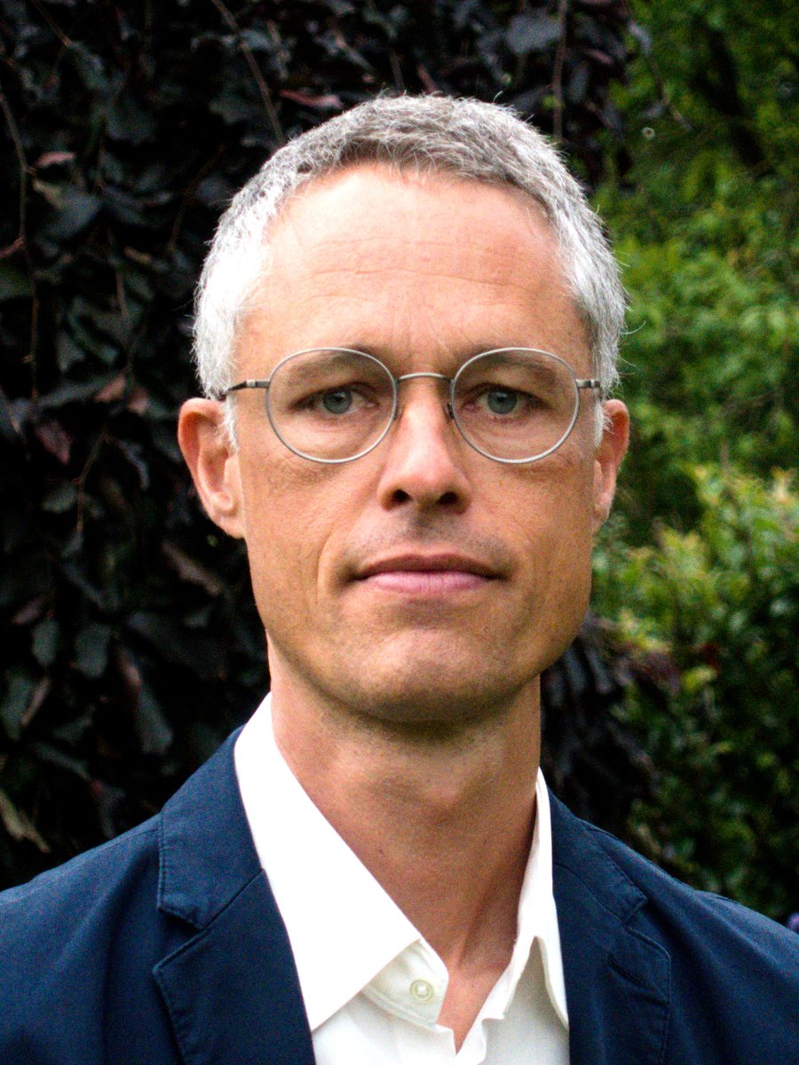 mosse_lectures's tweet photo. [reminder] – Morgen, 19:15 Uhr:

Die #MosseLecture von Marcus Twellmann zur »Berliner Umlandliteratur« im Senatssaal der @HumboldtUni.

Im Gespräch mit ihm: Claudia Stockinger
Einführung: Ethel Matala de Mazza

Bis morgen, wir freuen uns schon sehr! https://t.co/t8JZFJkY30