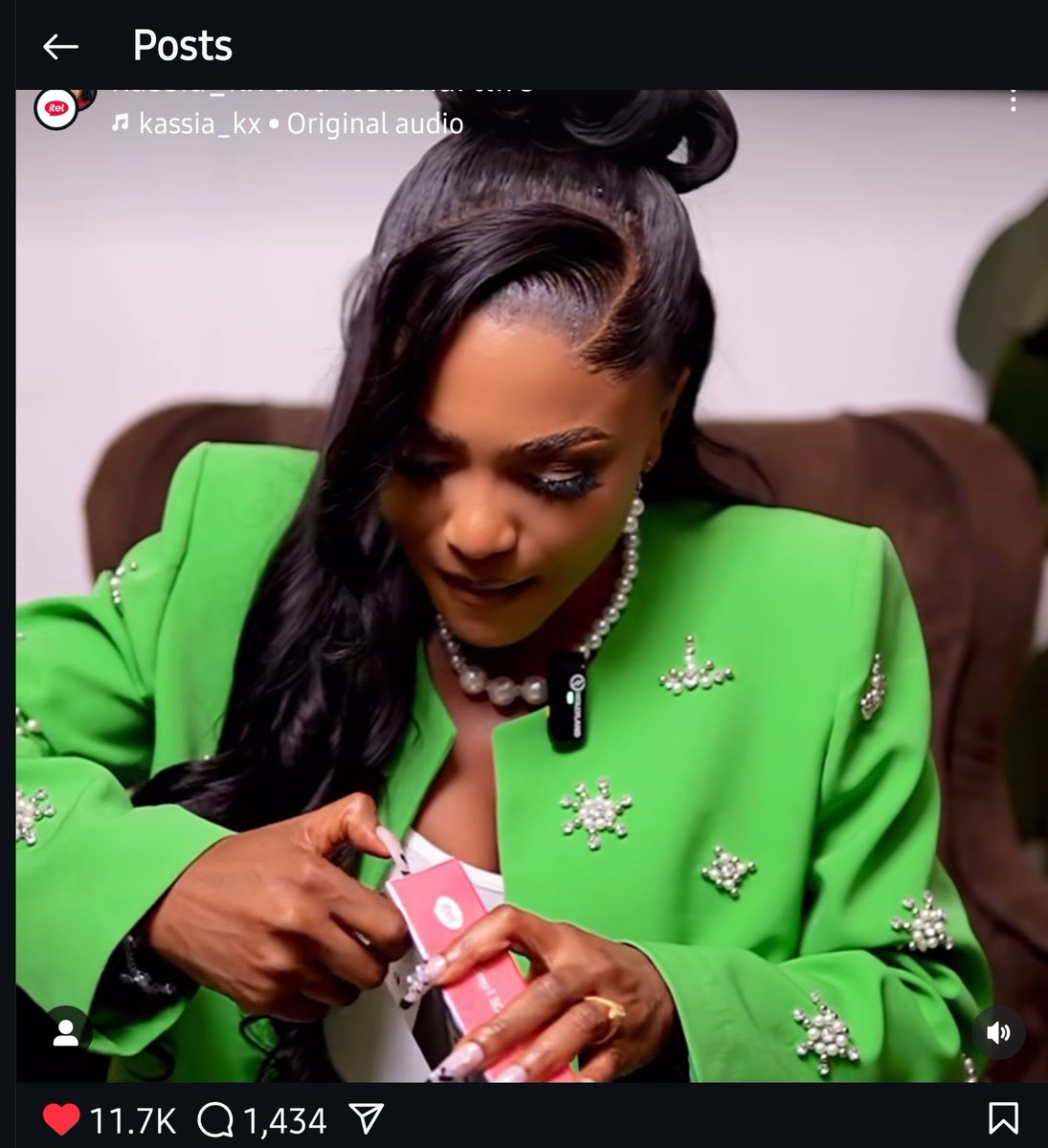 trollingbees's tweet photo. Kassia X Itel smartlife e choke. No time 

My girl be trending back to back 

E CHOKE

ITEL POWERBANK X KASSIA
#KassiaSule

LAGOS PARTY IS COMING
#KellyraeSule https://t.co/iEO5Xj7sNX