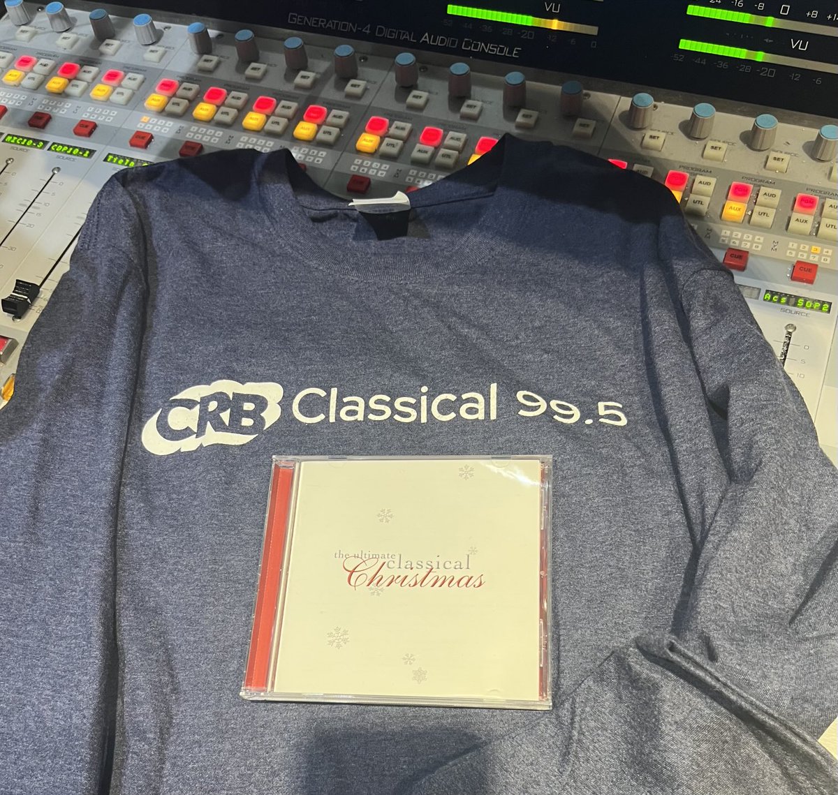 Good morning and XOXO! The Last Day of our Dec. membership drive! For your gift of $12.50/mo or $150 all at once, receive 2 thank you gifts: Ultimate Classical Xmas cd (18 tracks) + long-sleeve t-shirt! But only til 7pm! 888-995-9272, classical.org! Join us! Thanks😘!
