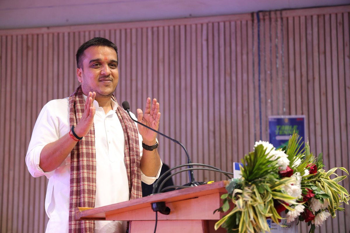 sanghaviharsh's tweet image. Attended the launch of India&apos;s 1st AI-Driven Integrated Cyber Security Command Control Center (ICSCCC) at @Indus_University in the presence of Shri @ratnakar273 ji.
A revolutionary step towards enhancing cybersecurity in partnership with DRONA.