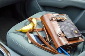 Yesterday, #BarriePolice officers from the Community Safety and Well-Being Unit checked over 600 cars in parking lots on Bayfield St. (north) and found doors unlocked, purses and keys to the car left behind and small change. Please lock your cars and secure your belongings.