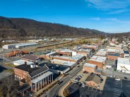 LETTERMENUSA's tweet photo. I am reaching out with a heavy heart and a deep sense of urgency regarding the devastation caused by Hurricane Helena, which has left so many in the Smoky Mountains struggling to find stability

 https://t.co/NjfE3utzKR https://t.co/KemzmRZYMP