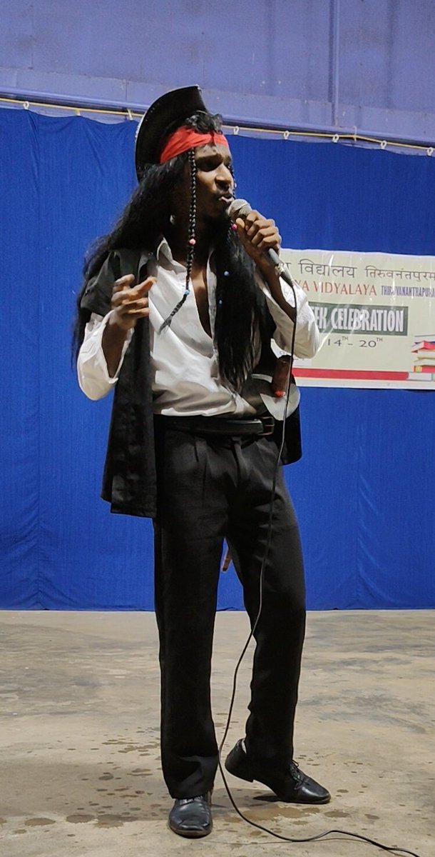 RINIDASDEVENDU's tweet image. Role play - Vaishakh XII class student as Jack Sparrow ( Pirates of the Caribbean)..#roleplaying #StudentLife #libray #libraryactivity #schoollibrary #jnv #cbse