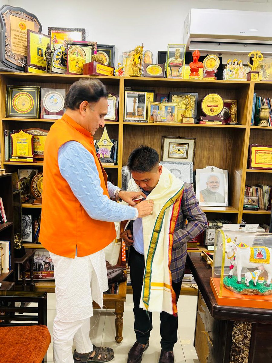 RothellKhongsi1's tweet photo. All the way from Kongthong to Delhi I came to meet Prof @RakeshSinha01 and brief him about the development which has taken place in Kongthong,his adopted village. Thank you Sir for your great initiative @narendramodi @Indiatourismno1 @SangmaConrad @CMO_Meghalaya @MoRD_GoI https://t.co/Tt0GUGGfel