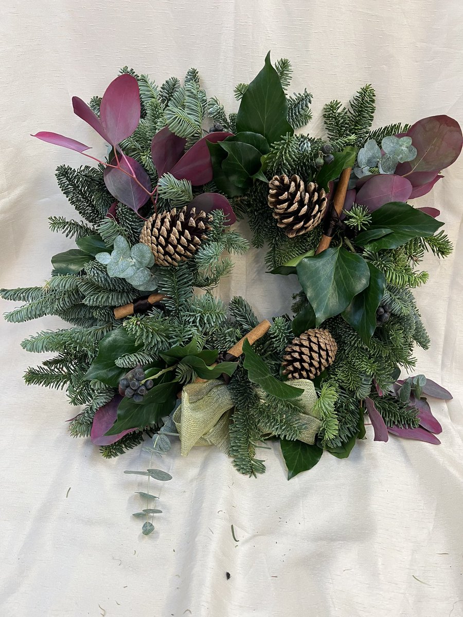 Kelly Davidson (@kellyd26) on Twitter photo Thank you to <a href="/BathfloristryUK/">BathCollegeFlorists</a> <a href="/BathCollege/">Bath College</a> I’ve had a fantastic morning making a Christmas wreath. It’s been great working with you this year #Tlevelhealth. Thank you to <a href="/BathfloristryUK/">BathCollegeFlorists</a> <a href="/BathCollege/">Bath College</a> I’ve had a fantastic morning making a Christmas wreath. It’s been great working with you this year #Tlevelhealth.