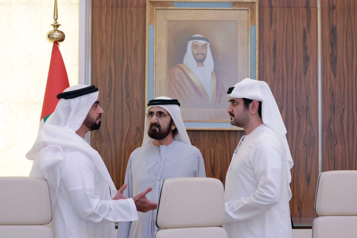 HHShkMohd's tweet photo. واعتمدنا ضمن اجتماع مجلس الوزراء اليوم إطلاق جائزة لموظفي الحكومة الاتحادية بقيمة 7 ملايين درهم في مجال تصفير البيروقراطية .. سنكرم فرق العمل والأفراد والجهات الاتحادية التي تقدم مشاريع لاختصار الإجراءات الحكومية .. وتوفير الموارد المالية .. وتخفيف الأعباء التنظيمية على الشركات والأفراد .. 

سنكرم ونحتفي بمن يسهل المعاملات .. ويبسط الإجراءات .. ويختصر الخطوات .. ويوفر على الناس الجهد والوقت في معاملاتهم الحكومية . 

سنشكر المبدعين .. ونحتفي بالمجتهدين والمتفانين في خدمة الناس من موظفي الحكومة الذين يواصلون الليل بالنهار لتوفير الموارد وخدمة الجمهور وترسيخ تنافسية الدولة .