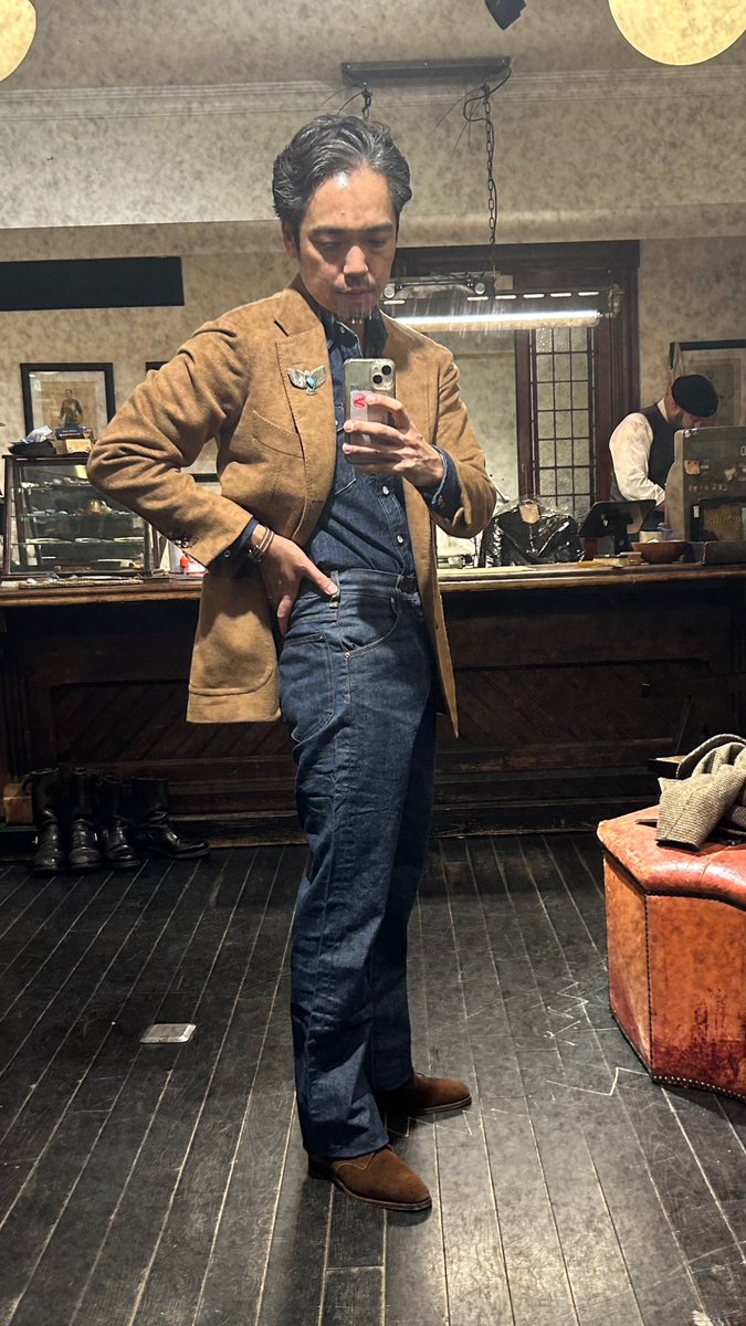 昨日ストレス半端なくてずっと洋服の話した。
Red Rabbit買っちゃった。

パンツはブーツカットの893。ヤクザ。
これは年明けに買う。

しかしキャメルのダルクオーレまじ買っといてよかった。