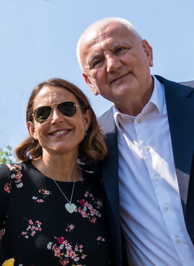 katia tarasconi (@tarasconi) on Twitter photo Da oggi la Regione Emilia-Romagna ha una nuova giunta con Michele De Pascale presidente. Buon lavoro e congratulazioni speciali al piacentino Vincenzo Colla nominato vicepresidente.
<a href="/mdepascale/">Michele de Pascale</a> <a href="/colla_vincenzo/">Vincenzo Colla</a>
#emiliaromagna #regione #piacenza Da oggi la Regione Emilia-Romagna ha una nuova giunta con Michele De Pascale presidente. Buon lavoro e congratulazioni speciali al piacentino Vincenzo Colla nominato vicepresidente.
<a href="/mdepascale/">Michele de Pascale</a> <a href="/colla_vincenzo/">Vincenzo Colla</a>
#emiliaromagna #regione #piacenza
