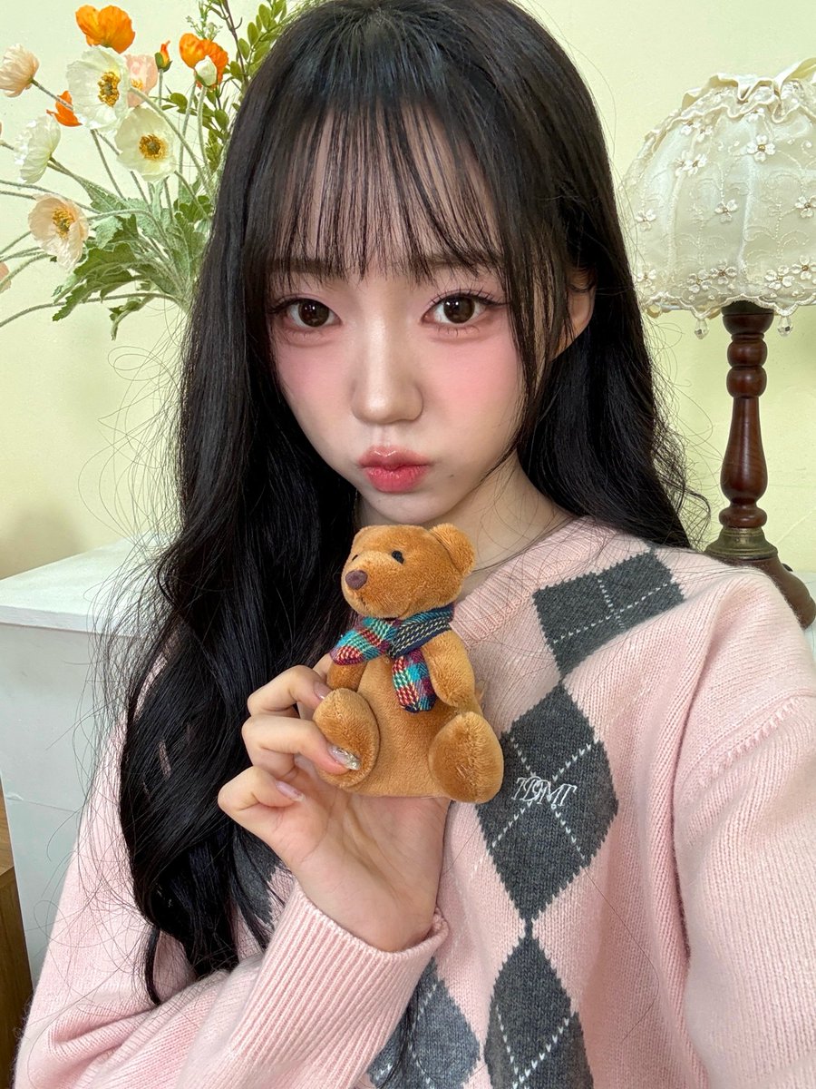 frommSSS's tweet photo. [241211] 🍞💭

: 📸×2
: Ta-da ㅎㅎ  
: Cute bear
: Good job today too
: It's a gift to Y/N
: Look at this and cheer up
: Wake up happy tomorrow 
: It's a happy day every day ☺️ https://t.co/3OyVMkwIw0