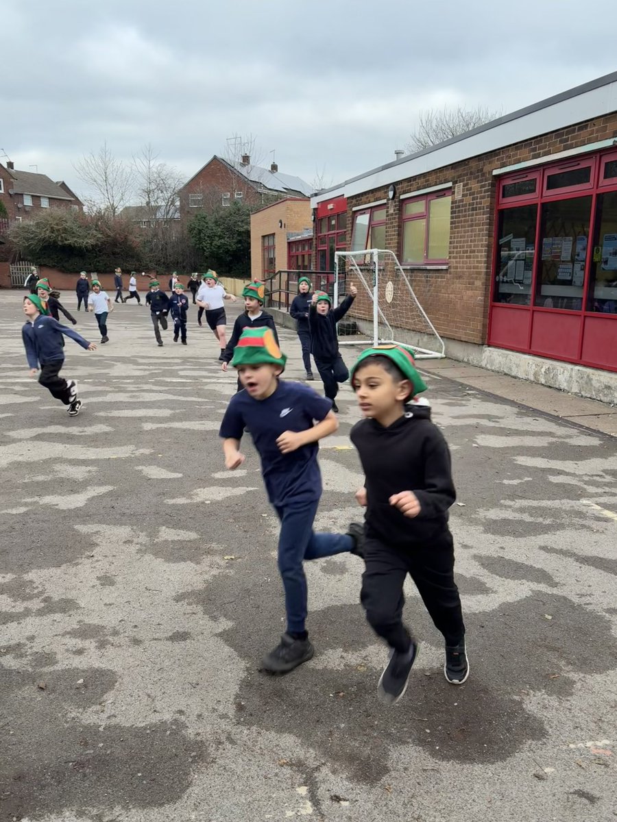 stmarys_pe's tweet photo. Followed by @twostmarys and @threestmarys elf run https://t.co/90GlffuY3Z