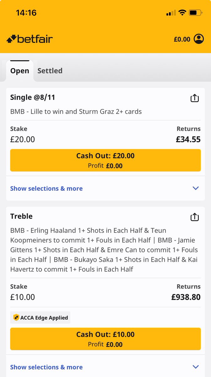 foxy1208's tweet photo. @BadManBetting I took the ACCA Edge as a little insurance. Let’s all drink Champagne this Christmas 🎄 👍 https://t.co/m963tao3EG