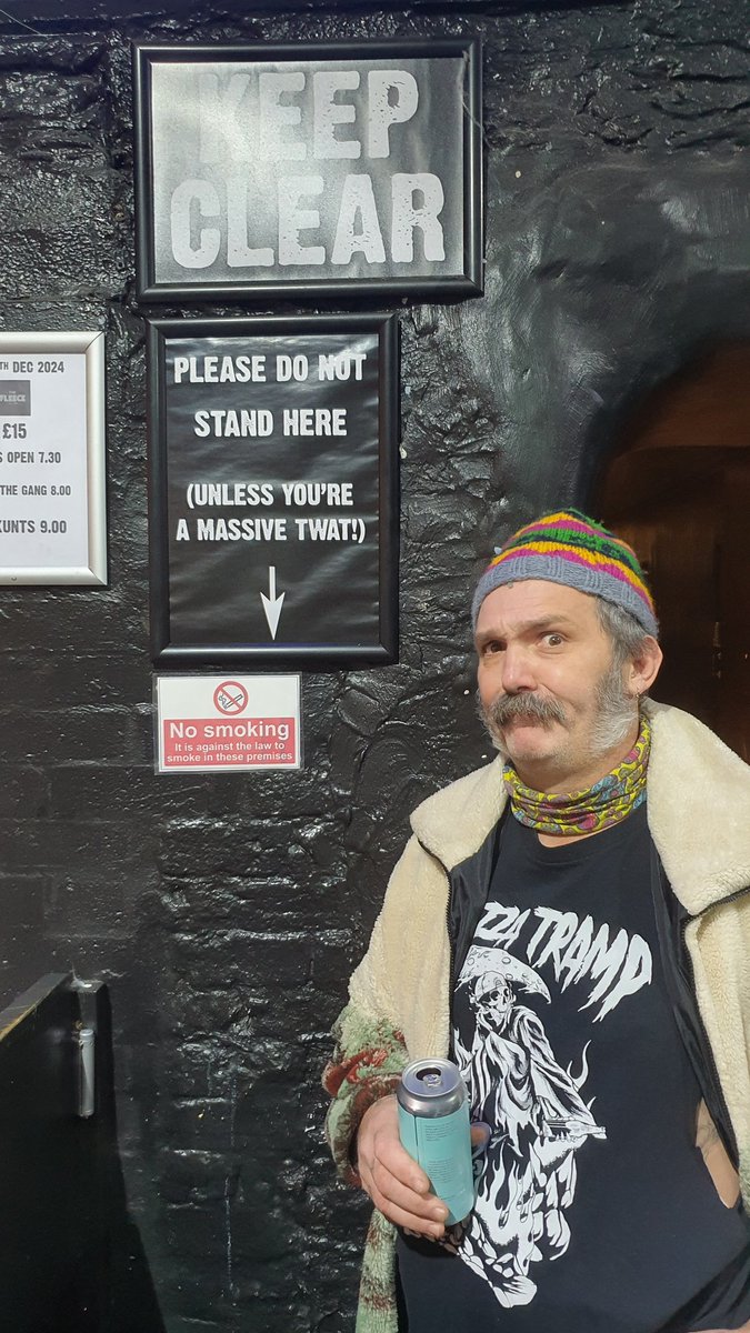 Out gigging with the Kunts up and down 'some' of the country and it's  been fucking rocking.
All you fuckers coming out mid week for a pint and a swear warms my pods up no end...!