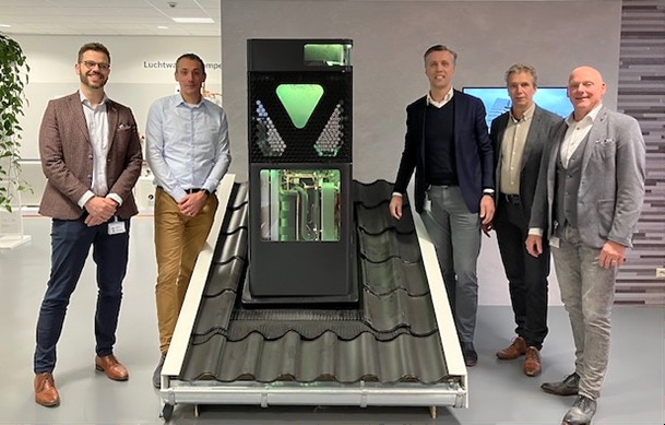 Installateur hoeft zelf niet het dak voor ‘schuine dak’ warmtepomp - Installatienet.nl