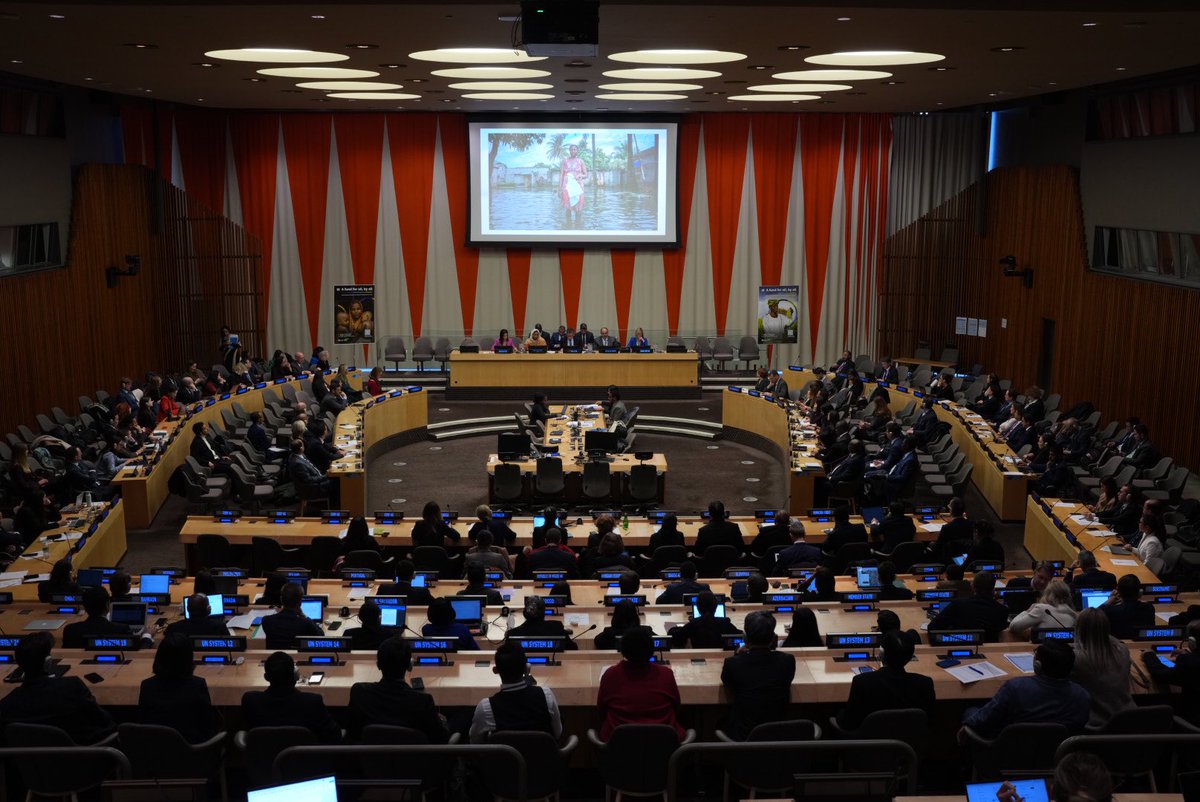 UNReliefChief's tweet photo. Thank you to our brilliant partners who stepped forward with over $350m USD of vital support at @UNCERF pledging conference in New York.  

This will energize the swift, agile humanitarian action needed to respond to the growing list of global crises. 

https://t.co/tXda1O9SA2 https://t.co/sxLjMDRIUI