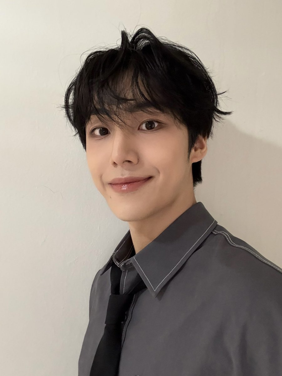 오늘 쇼케이스 걸음해주신 팬분들, 진심으로 감사드립니다 🙏 앞으로 더 좋은 영향을 드리는 가수 될게요 ~! 

#은상 #EUNSANG