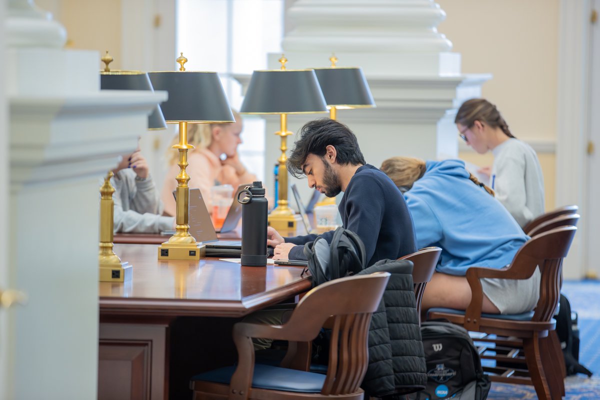 CNUcaptains's tweet photo. Good luck to all of our Captains on their finals! 📚 https://t.co/mnJYnuSBVL