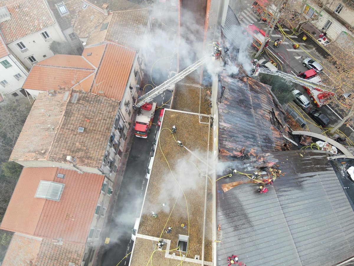 PompiersHerault's tweet photo. #Incendie|| @montpellier_ Feu 🔥 de l’église Saint François d’Assise les images aériennes de l’intervention toujours en cours des sapeurs-#Pompiers de l’#Hérault #InfoFlash https://t.co/lmCTfN6yfs