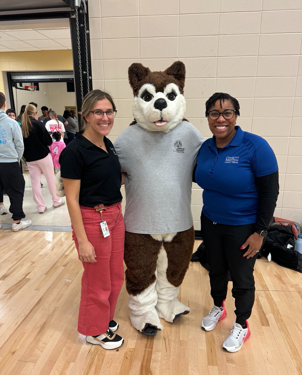 GAsouth_fammed's tweet image. Our residents and faculty were proud to serve as on-site medical providers for this amazing #SpecialOlympics event, featuring scooter races, swimming, bowling, and basketball 🏊🎳🏀 It was an honor supporting these incredible athletes! #FamMed #FamilyMedicine #Residents
