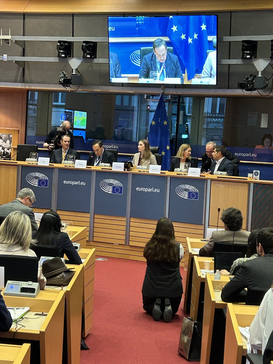 Asaja Nacional (@asajanacional) on Twitter photo 💡 “Los agricultores producen comida, y eso es sagrado.”
<a href="/PedroBarato_/">Pedro Barato</a> en el #EUYoungFarmers, defendiendo el papel fundamental del sector agro para alimentar al mundo y mantener vivos nuestros pueblos. 🚜🏡
<a href="/EUYoungFarmers/">European Congress of Young Farmers</a> <a href="/HerbertDorfmann/">Herbert Dorfmann</a> @jessikavanlee24@PNCabral 💡 “Los agricultores producen comida, y eso es sagrado.”
<a href="/PedroBarato_/">Pedro Barato</a> en el #EUYoungFarmers, defendiendo el papel fundamental del sector agro para alimentar al mundo y mantener vivos nuestros pueblos. 🚜🏡
<a href="/EUYoungFarmers/">European Congress of Young Farmers</a> <a href="/HerbertDorfmann/">Herbert Dorfmann</a> @jessikavanlee24@PNCabral
