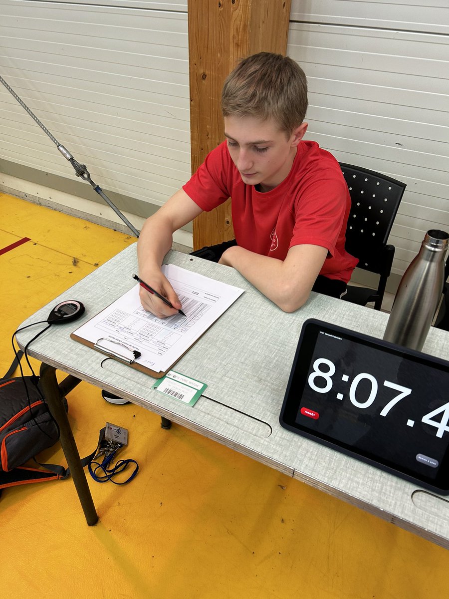 Post pour Twitter

🏆 Victoire éclatante ! 🏅 Les élèves du  @CollegeNSP ont brillé au tournoi de Noël, remportant tous leurs matchs de 🏀 y compris une finale intense contre le collège Picasso. Ils sont qualifiés pour les 1/2 finales départementales UNSS! #SportScolaire #UNSS