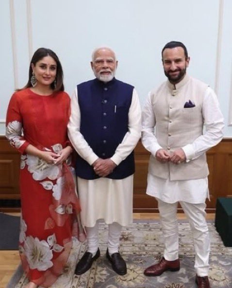 #बड़ीखबर:
तैमूर के मम्मी-पापा से मिलकर काफ़ी ख़ुश नज़र आये प्रधानमंत्री मोदी।

'लव जिहाद' के मुद्दे पर हुई गंभीर चर्चा ✌️
