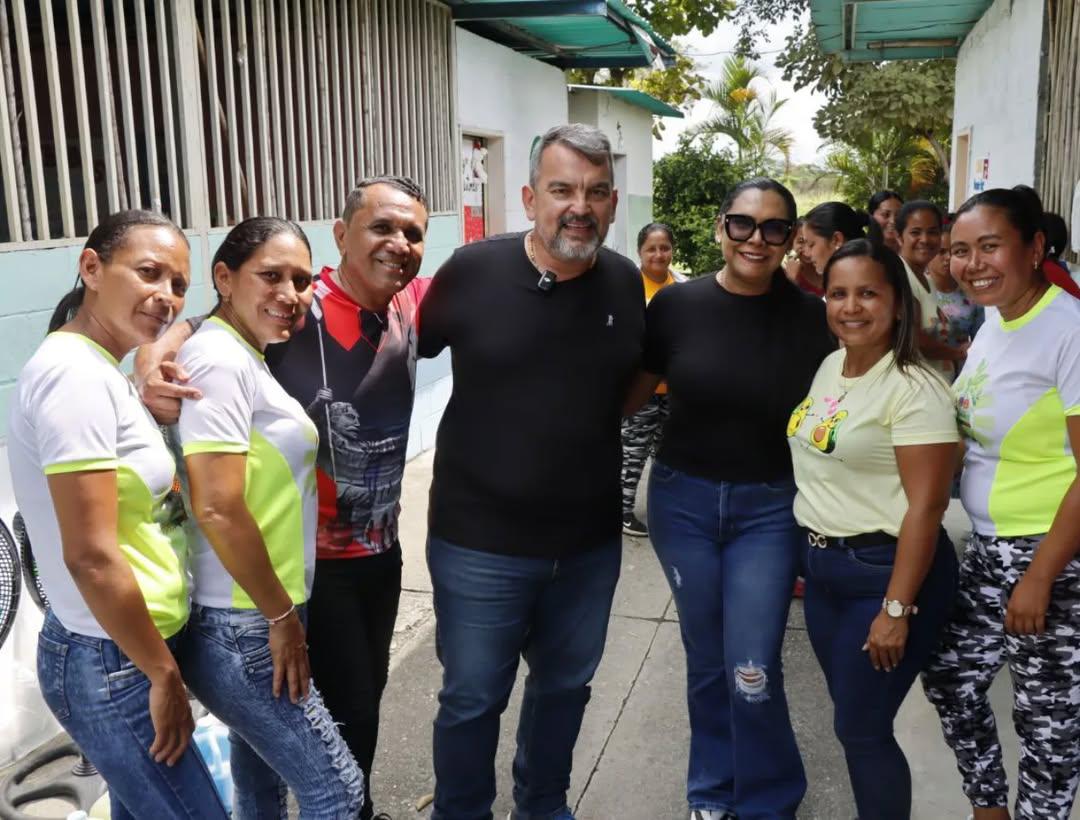 Con la bendición de Dios y nuestra madre María Santísima continuamos impulsando el desarrollo y crecimiento de nuestro municipio Páez ¡Feliz Día! 

#PáezProduceYCrece #TuFuturoNuestroCompromiso