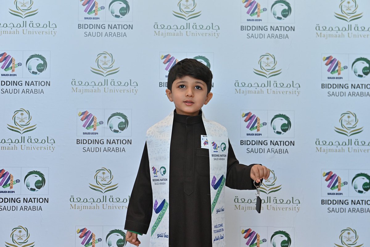 umajmaah's tweet photo. توافد عدد كبير من الجماهير السعودية لمقر نقل البث المباشر لحفل اختيار الدولة المنظمة لبطولة #كاس_العالم_2034 على مسرح المدينة الجامعية بـ #جامعة_المجمعة .

#ترشح_السعودية2034 
#معًا_ننمو https://t.co/TTlXPMrbB1