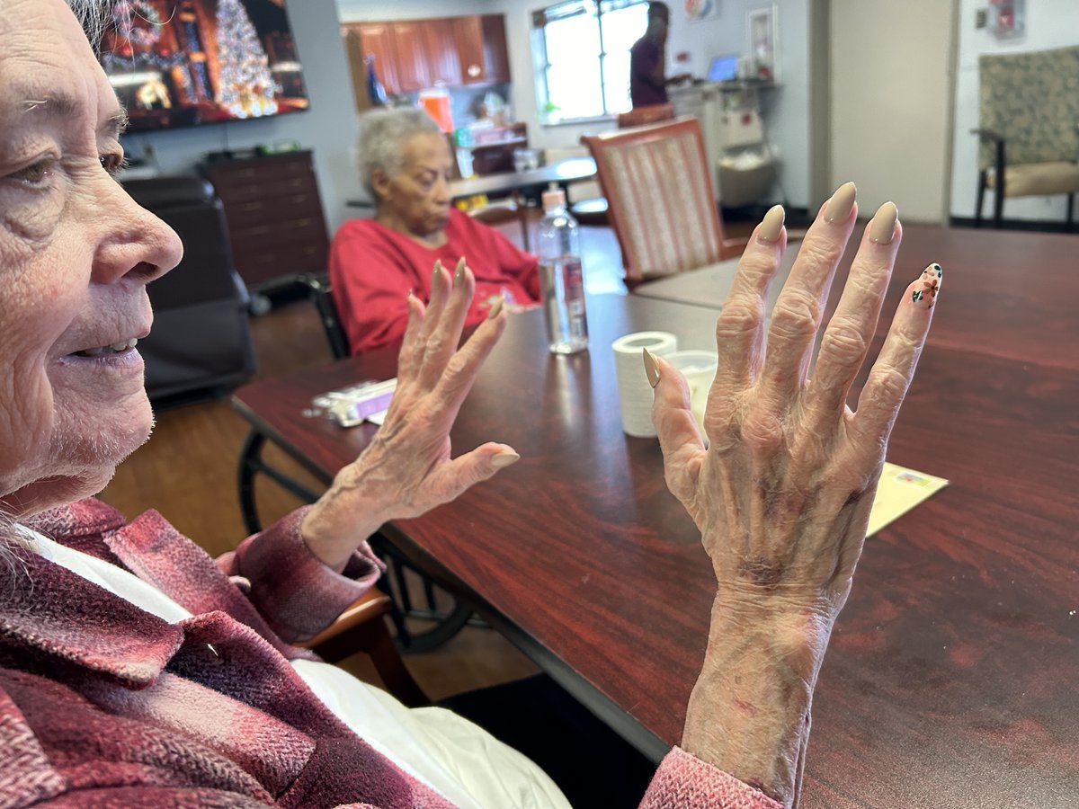 AzriaHealth's tweet image. Manicure Monday at #AzriaHealthOlathe! We tried some press on nails, and we really love them! 💅

#AzriaHealth #ManicureMonday #Manicure #Nails #PressOnNails #Pampering #SelfCare