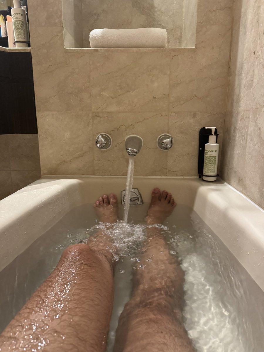 kokokim03's tweet photo. gamaya sa ilang bathtub oie https://t.co/8ayhewQ7A7