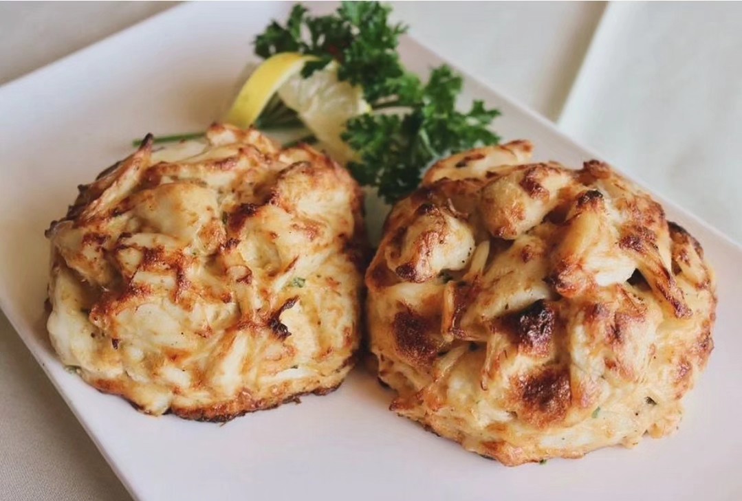 PappasCrabCakes's tweet photo. Every Weds, **$3 off** our legendary single or double crabcake platters at all Pappas locations. 🍽️ Perfect for a midweek pick-me-up or a casual dinner treat!  🎁 Planning ahead for the holidays? A Pappas gift card is the ultimate way to spread joy (and flavor) this season! 🎄 https://t.co/kICQtcfNi9