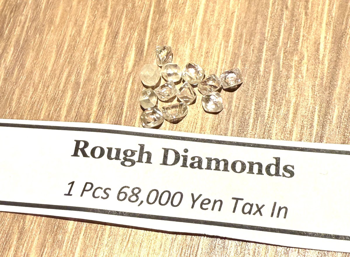 GemaxStone's tweet photo. Show Special 💎
ダイヤモンド原石、12個のみ
アベレージ0.38ct前後
ソーヤブルっぽいのもある😅

【 池袋ショー / 4F 第3会場 No: 683 】

⚜️

#ダイヤモンド原石 
#デザインジュエリー 
#fancywhitediamond 
#designart 
#playwithcolors 
#diamond
#pinkdiamond 
#colordiamonds 
#gemax https://t.co/PfmnfqMoms