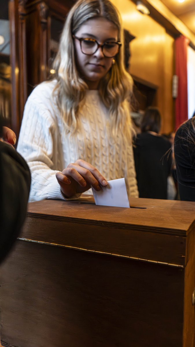 AcBordeaux's tweet image. Félicitations aux 2⃣6️⃣ élus au Conseil académique de la vie lycéenne #CAVL et 2 représentants au #CNVL ! 
🗳️ Être élu, c'est exercer des responsabilités et participer activement à la vie de son lycée
👏 Bravo à tous pour votre #engagement !