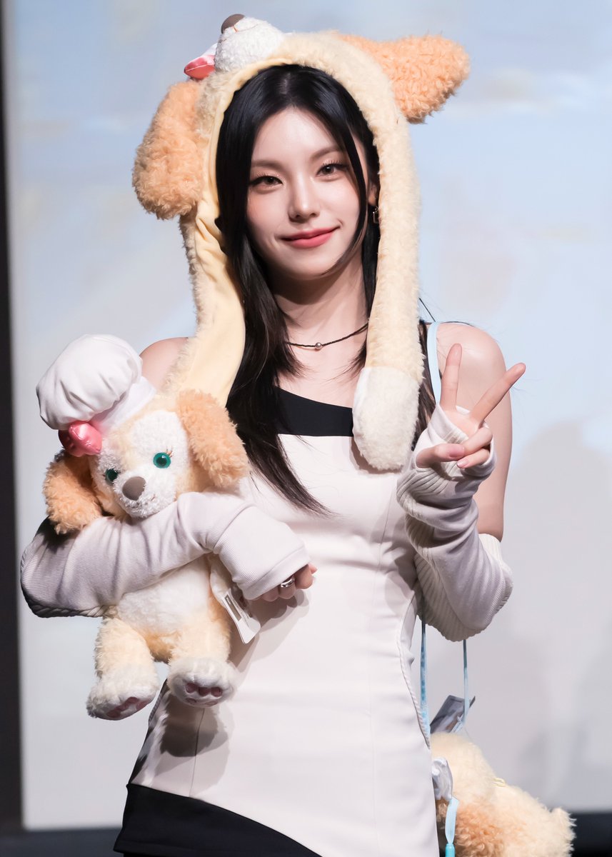 241108     
#있지 #ITZY #예지 #YEJI