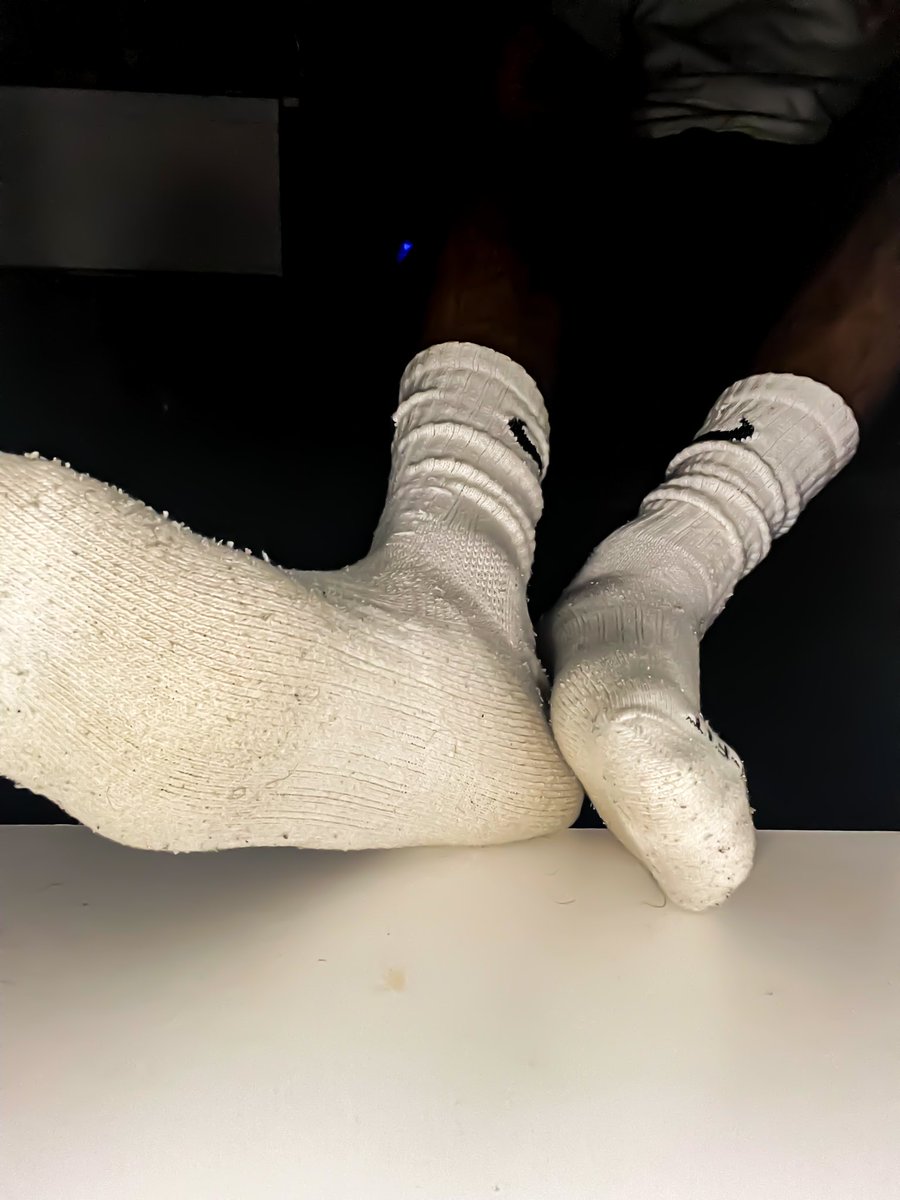 BrightWhiteSox's tweet photo. #whitesocks #nikesocks #crewsocks #sockfetish https://t.co/gdGyeF8etx