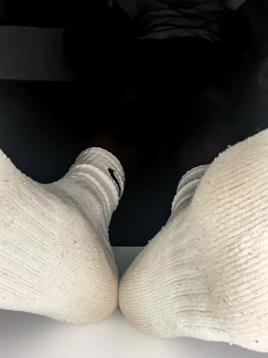 BrightWhiteSox's tweet photo. #whitesocks #nikesocks #crewsocks #sockfetish https://t.co/gdGyeF8etx