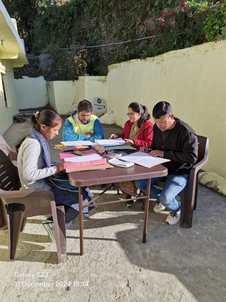 KotRduk's tweet photo. Today at kundi sabdharkahl # under kot block # various pulses# such as# gahat, rajma, tor, zakhya, sayabean, Kali dal, til, # were taken from shg members# for cbo enterprise. And later on documents checked. https://t.co/WtxPcYjuRK