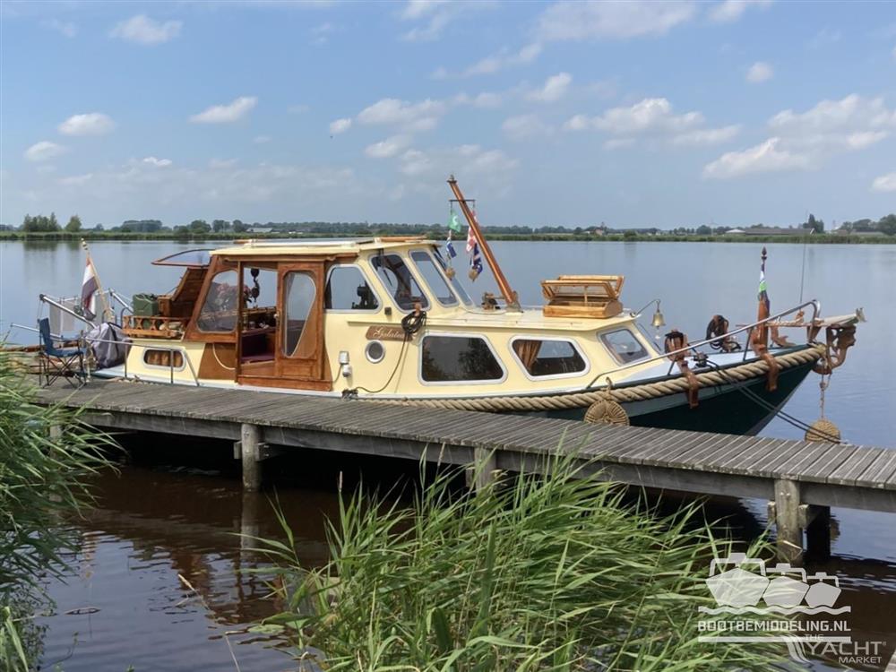 theyachtmarket's tweet photo. Tukkervlet 9.50 (1973) for sale in Netherlands €29,500 EUR. https://t.co/MRFyXkIUkm

@Bootbemiddeling #buyboat #sellboat #yachting #yachtbroker #boating #boot #bateau #usedboats #barca #britishmarine #boten #jacht #iyba #Tukkervlet #boats #barcos #vlet #barche #boote #boats https://t.co/1ZLvTrYE94