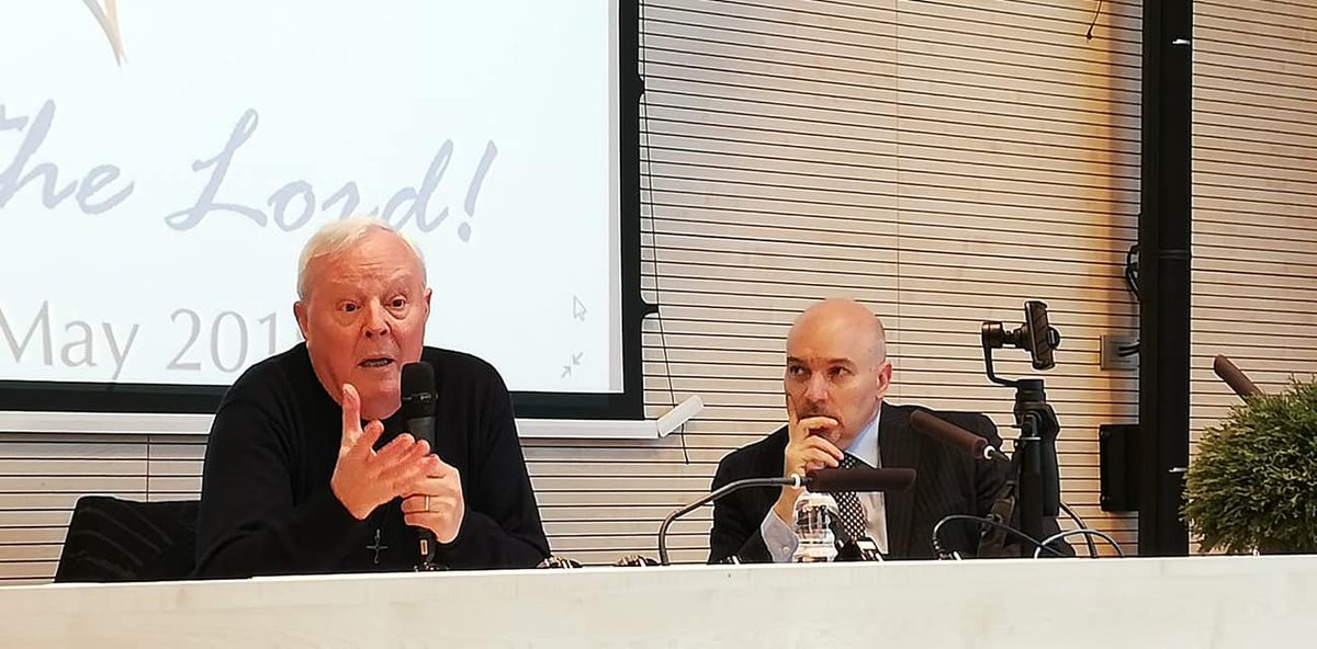 RadioMariaITA's tweet photo. H. 10:00

#MARIATONA #NATALIZIA PER RADIO MARIA: 
Padre Livio con il Presidente Vittorio Viccardi 
Padre Livio https://t.co/12OFVYWJAw