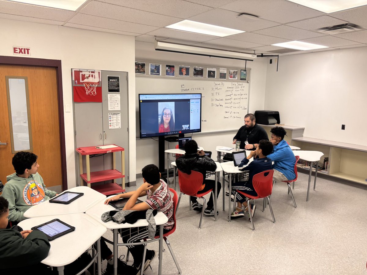 DukesSupINT's tweet photo. So impressed with our @DukeCitySD middle school students who are taking #DistrictC this quarter! They asked such great clarifying questions! I can’t wait to hear their pitches! #Dukepride @MichelleStow85 https://t.co/ildW3KL6LZ