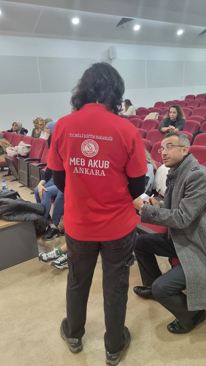 Sincan ilçemizde okul ve kurumlarımızda görevli öğretmen ve personellerimize yönelik Acil Durum Ekipleri Eğitimi Semineri devam etmektedir <a href="/tcmeb/">Millî Eğitim Bakanlığı</a>
<a href="/Yusuf__Tekin/">Yusuf Tekin</a>
<a href="/omurfatih/">Ömür Fatih Karakullukçu</a>
<a href="/meb_dhgm/">Destek Hizmetleri Genel Müdürlüğü</a>
<a href="/ozkan_meb/">Özkan AVCI</a>
<a href="/MetinTayarer/">Metin TAYARER🇹🇷🇹🇷🇹🇷</a>
<a href="/MemAnkara/">Ankara İl Millî Eğitim Müdürlüğü</a>
<a href="/kocakysr/">Yaşar Koçak</a>
@ismail_ctinkaya
<a href="/UgurAktepe66/">Uğur Aktepe 🇹🇷</a>