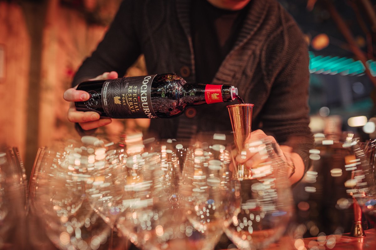 The mood is right. The spirit's up. A port tonight. A festive cup. ✨ Simply having a wonderful Cockburn's Port 🍷🎄

Come and join us for our last festive hurrah before the big day at @BtwTheBridges in London! We're here tonight till 11pm, and Sat &amp; Sun 11-11pm. You deserve it.