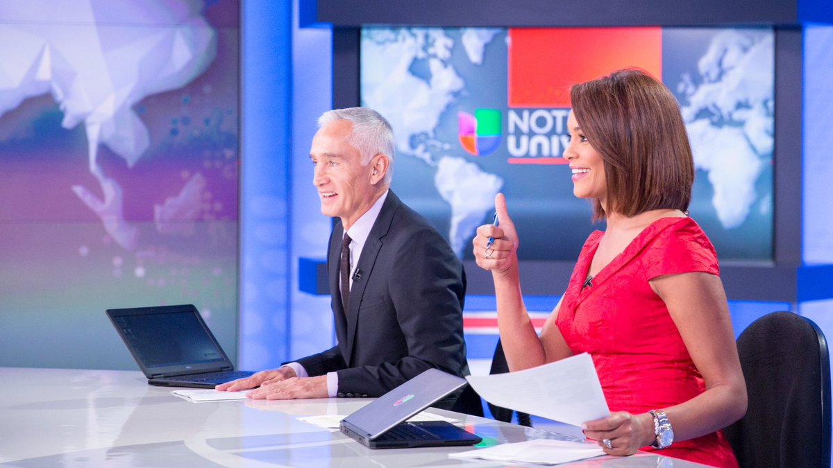 jorgeramosnews's tweet photo. Ha sido un honor trabajar al lado de cuatro grandes periodistas: Teresa Rodriguez, Andrea Kutyas, María Elena Salinas e Ilia Calderón, quien se queda al frente del Noticiero Univision. 

@TereRodriguezTV @MariaESalinas @iliacalderon https://t.co/cK2v7HibHR