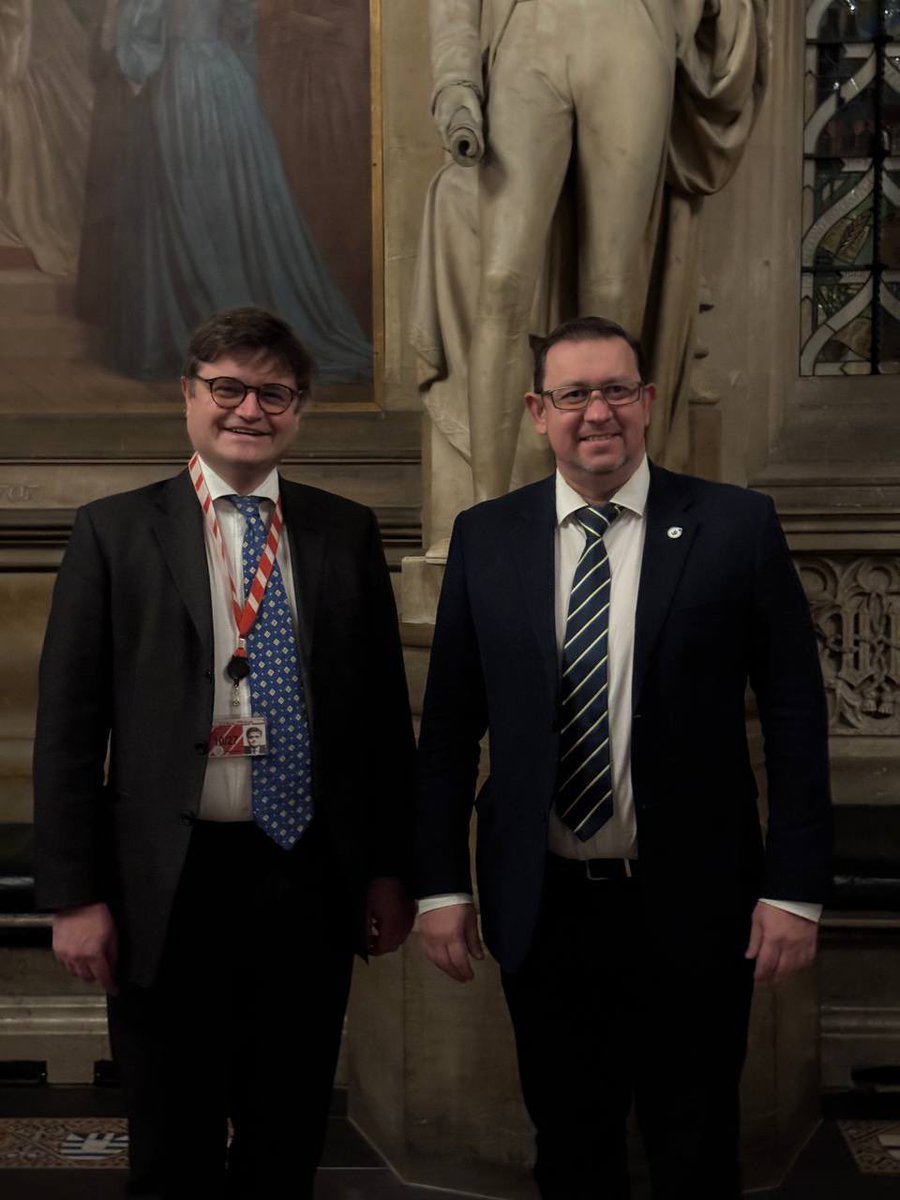 YuriyLysenko_'s tweet photo. Expanding aid programs for the Ukrainian community.

Strengthening 🇬🇧🤝🇺🇦 cooperation in human rights.

Grateful for Lord Murray's solidarity with Ukraine and his recognition of the nation's courage in defending freedom and democracy! 

#HumanRightsDay #StandWithUkraine https://t.co/ljd20SeDzj