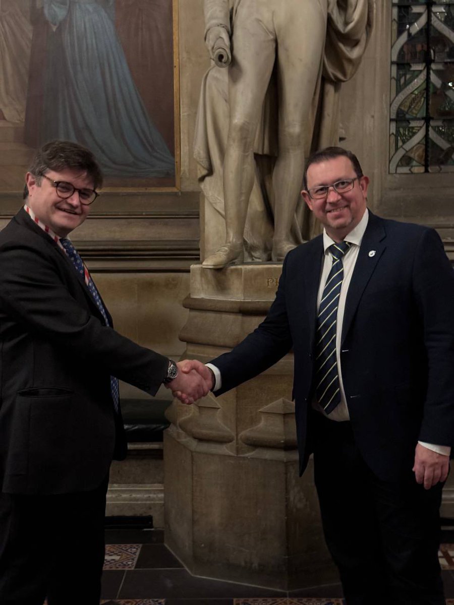 YuriyLysenko_'s tweet photo. Expanding aid programs for the Ukrainian community.

Strengthening 🇬🇧🤝🇺🇦 cooperation in human rights.

Grateful for Lord Murray's solidarity with Ukraine and his recognition of the nation's courage in defending freedom and democracy! 

#HumanRightsDay #StandWithUkraine https://t.co/ljd20SeDzj