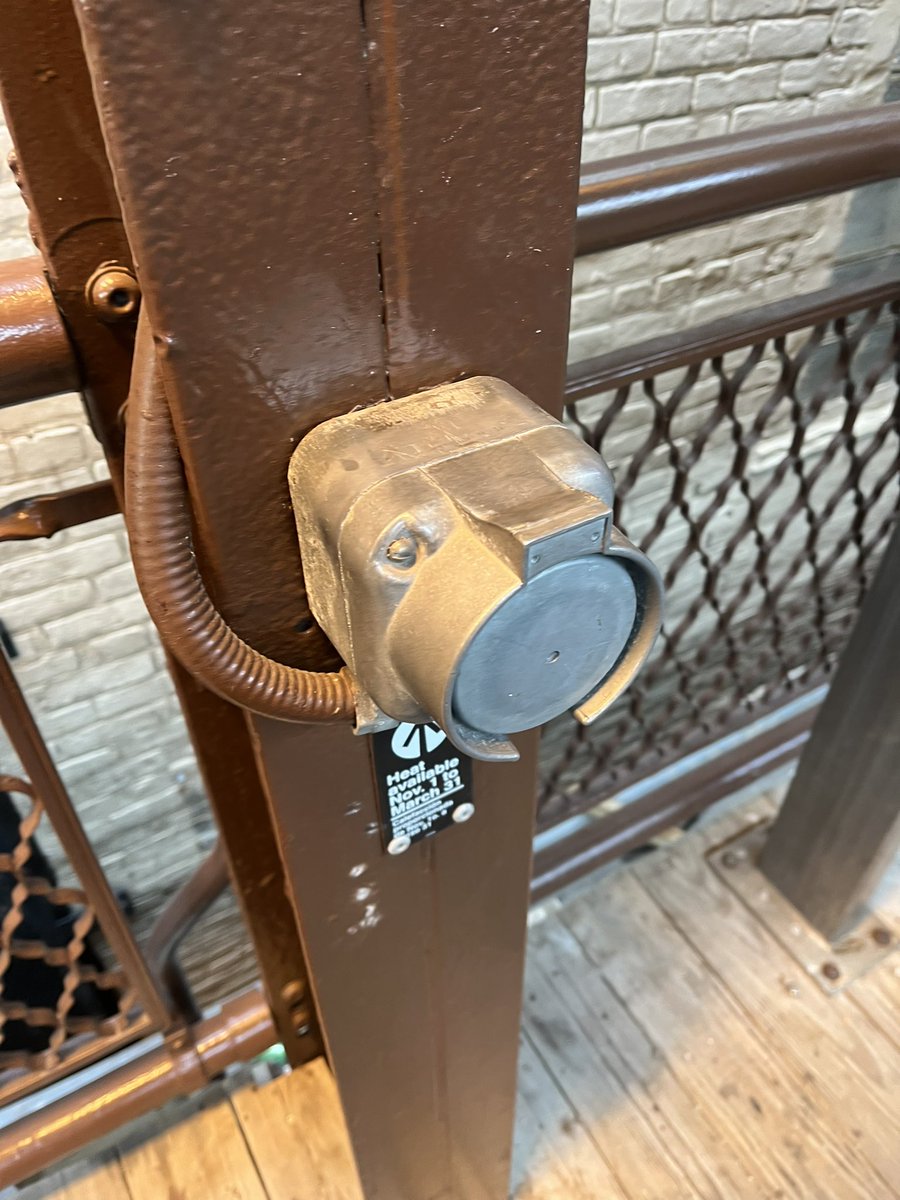 Chicago Winter Rule 9: If you choose to stand right next to the button for CTA platform heaters you got ONE fucking job regardless of how scintillating the content on your phone is…smash that button instantly when the overhead heater times out.