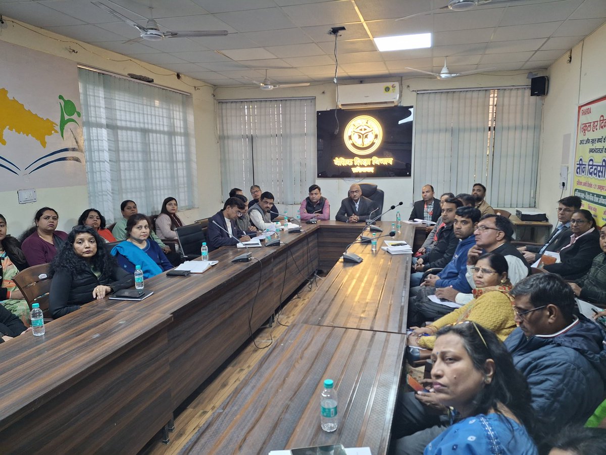 BsaGhaziabad's tweet photo. आज "वन नेशन वन स्टूडेंट आईडी"(APAAR ID) के लिए एक महत्वपूर्ण बैठक आयोजित की गई।जिसकी अध्यक्षता डीआईओएस व बीएसए ने की, समस्याओं का समाधान डीसी MIS द्वारा किया गया। 20 सर्वाधिक नामांकन वाले स्कूलों ने भाग लिया और सभी आवश्यक जानकारी प्रदान की गई। #APAARID #OneNationOneStudentID https://t.co/ruTat8QxSi